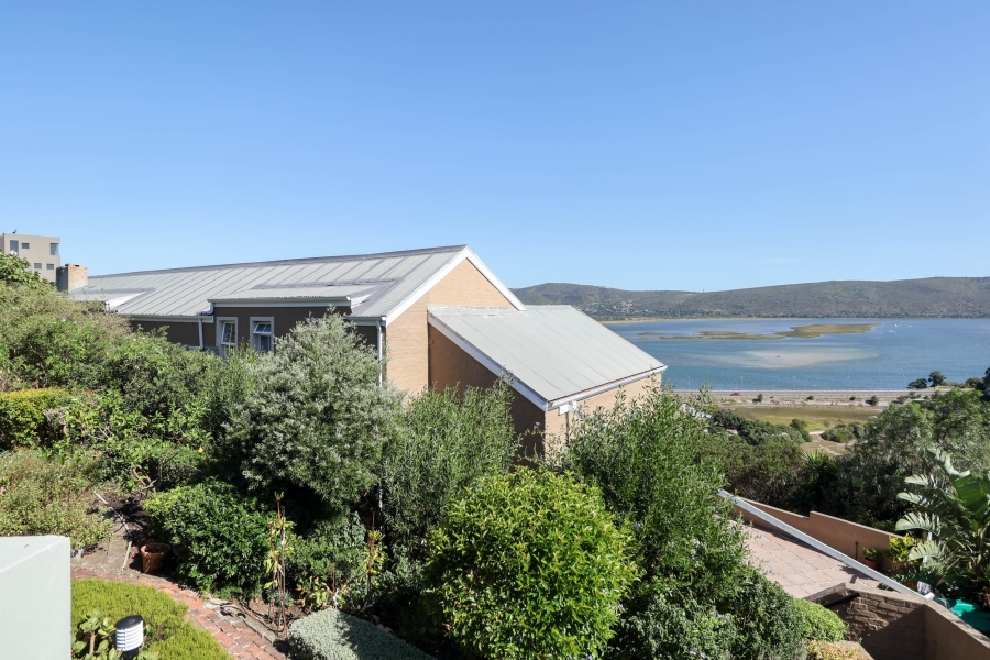 8 Bedroom Property for Sale in Knysna Heights Western Cape